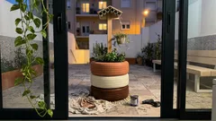 Como transformar pneus usados numa floreira em torre — o detalhe da drenagem que faz a diferença