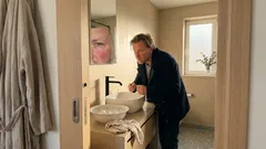 Água com gelo no rosto durante 30 dias: o que pode mudar — e como fazer sem agredir a pele