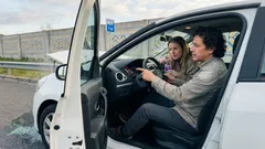 Luz da temperatura acendeu a vermelho? O que fazer na hora para evitar danos no motor