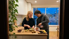 Kiwi, cerejas ácidas e banana à noite: três frutas simples com um efeito discreto no sono