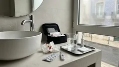 Cuspir sangue: causas mais comuns, sinais de alarme e quando ir à urgência