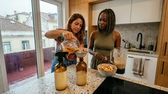 Cascas de maçã com canela no liquidificador: porque resulta e como usar sem complicações